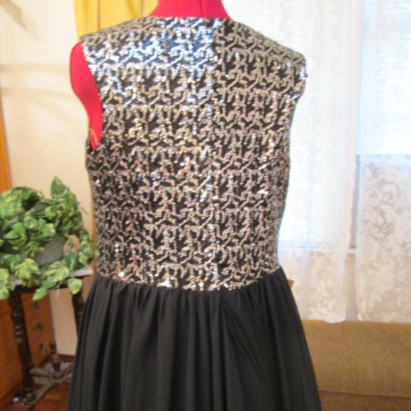 Sexy Chiffon Prom Pageant Holiday Formal Dress - Picture 4 of 8